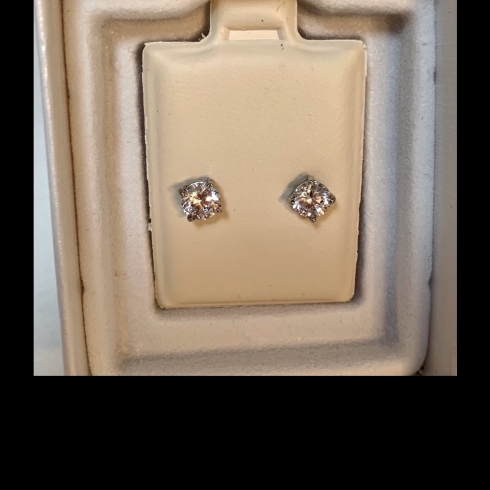 Piercing pagoda cubic zirconia earrings